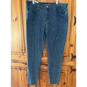 NWT Levi’s Signature Cheetah Skinny Jeans